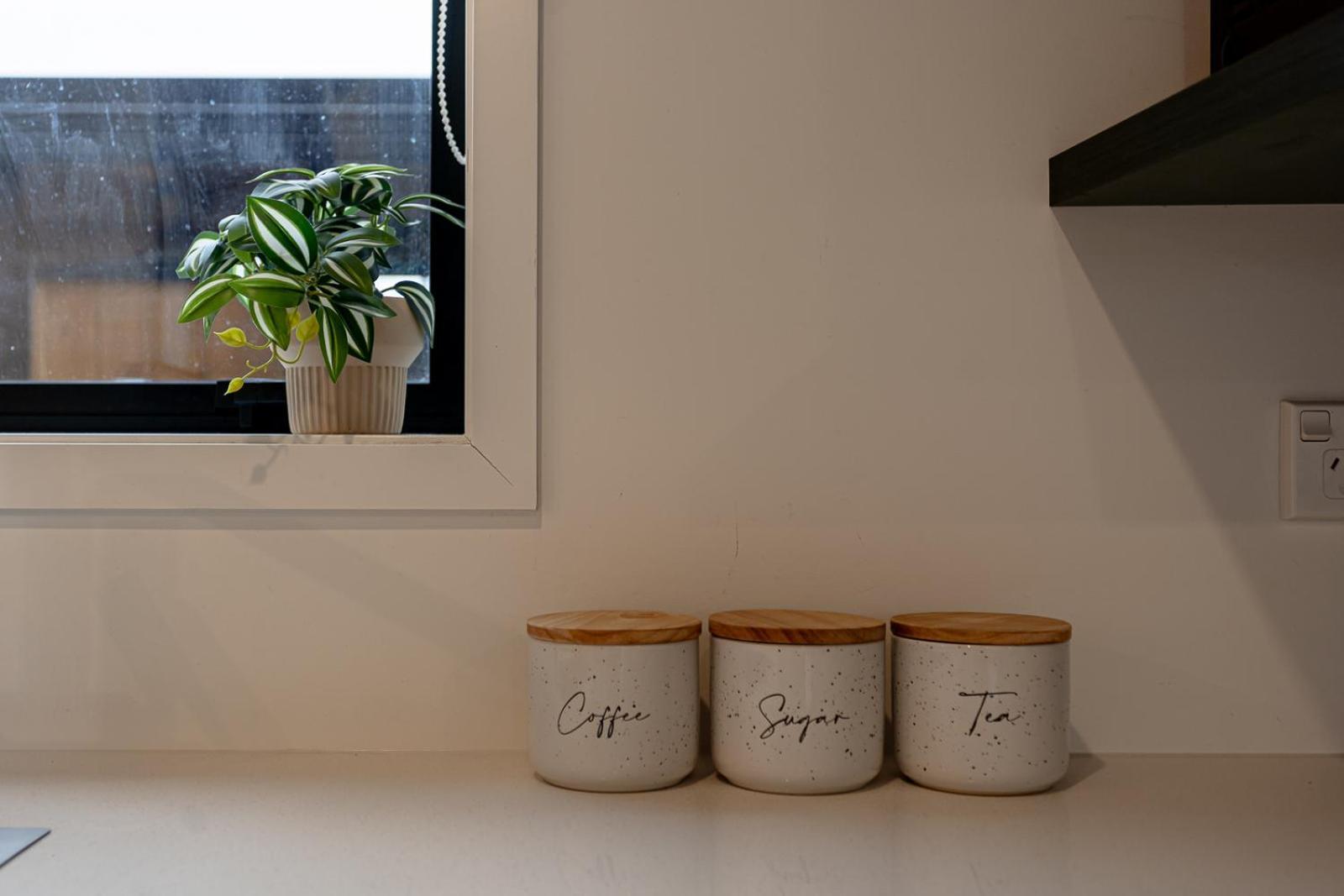 Modern 2 Bedroom Townhouse In Cbd With Parking! Sleeps 5 Christchurch Ngoại thất bức ảnh