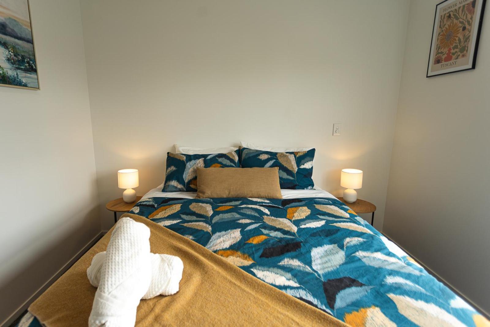 Modern 2 Bedroom Townhouse In Cbd With Parking! Sleeps 5 Christchurch Ngoại thất bức ảnh