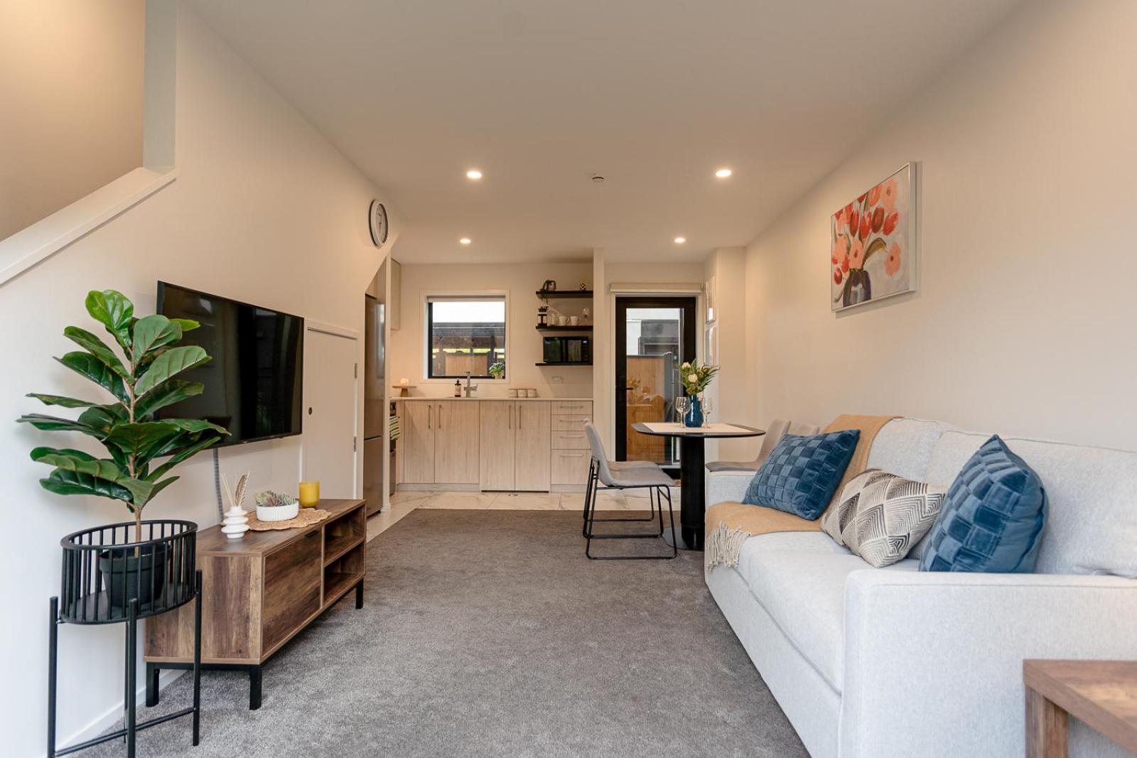 Modern 2 Bedroom Townhouse In Cbd With Parking! Sleeps 5 Christchurch Ngoại thất bức ảnh