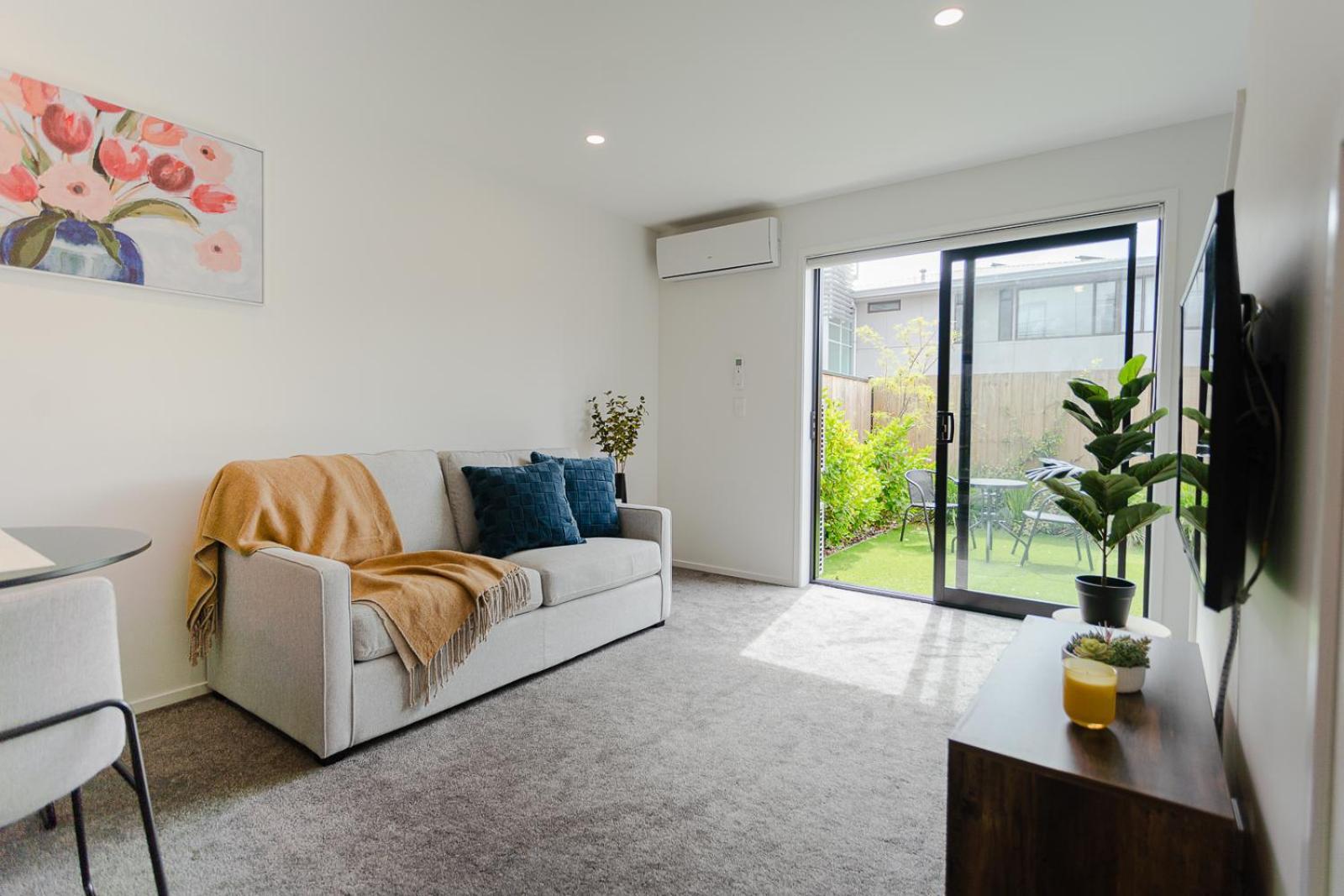 Modern 2 Bedroom Townhouse In Cbd With Parking! Sleeps 5 Christchurch Ngoại thất bức ảnh