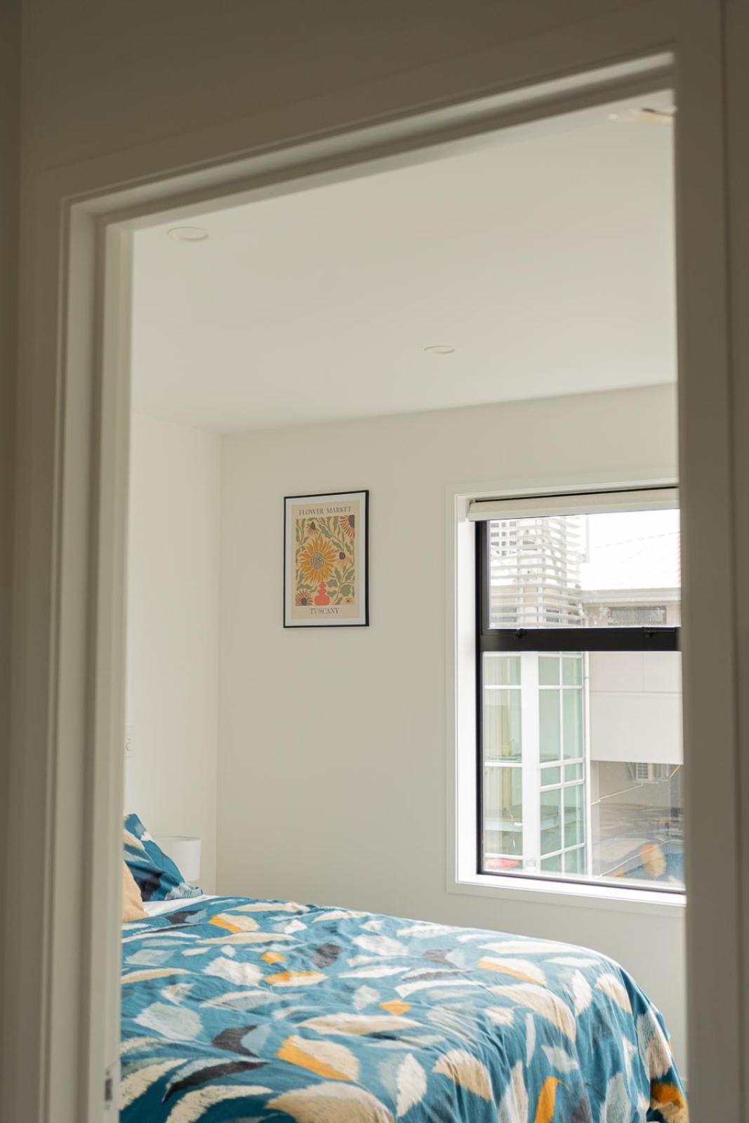 Modern 2 Bedroom Townhouse In Cbd With Parking! Sleeps 5 Christchurch Ngoại thất bức ảnh