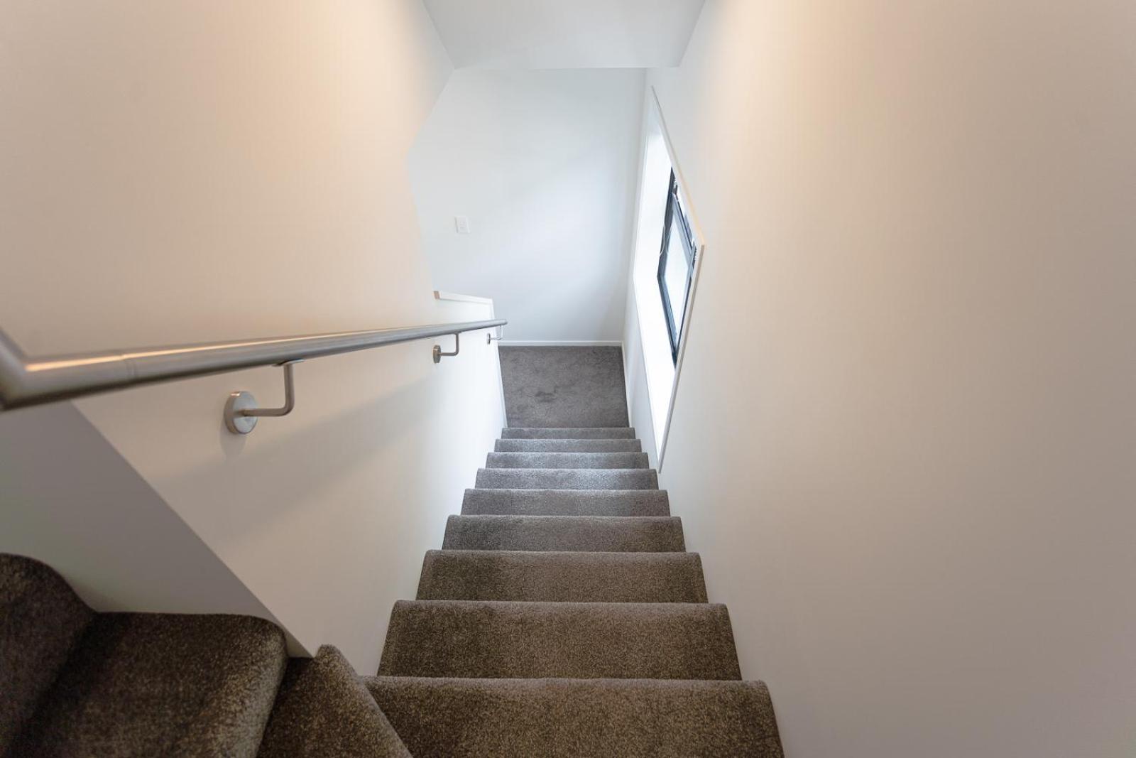 Modern 2 Bedroom Townhouse In Cbd With Parking! Sleeps 5 Christchurch Ngoại thất bức ảnh
