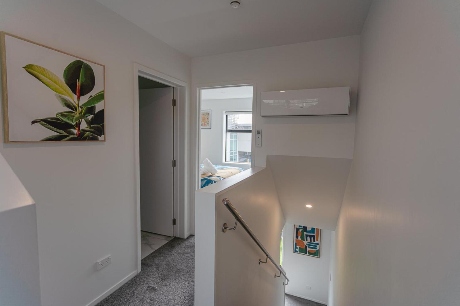 Modern 2 Bedroom Townhouse In Cbd With Parking! Sleeps 5 Christchurch Ngoại thất bức ảnh
