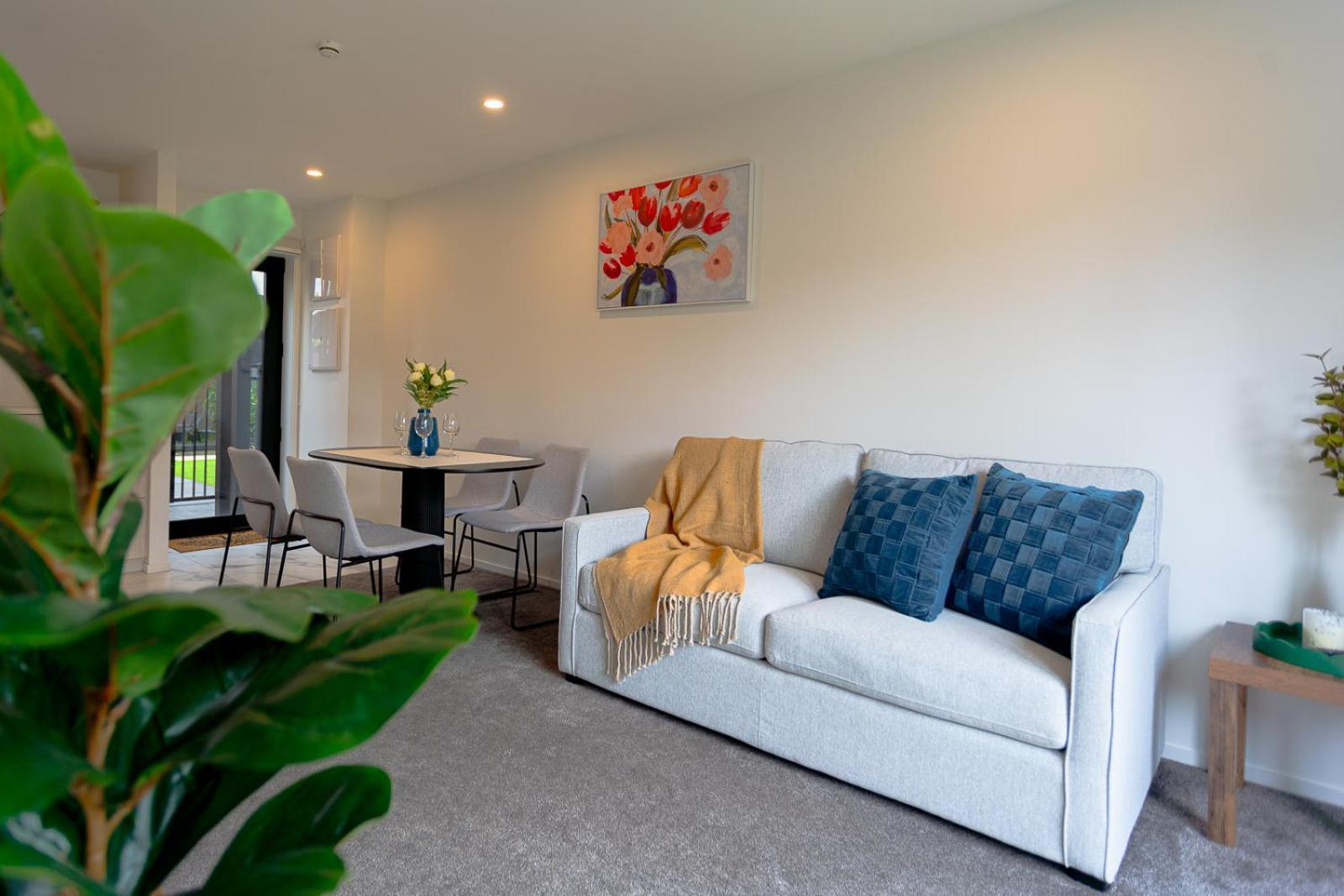 Modern 2 Bedroom Townhouse In Cbd With Parking! Sleeps 5 Christchurch Ngoại thất bức ảnh